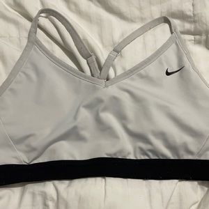 XL white sports bra